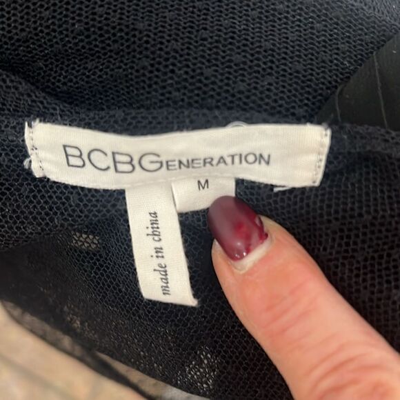 BCBG Generation Top Medium Black Scoop Neck Sheer Pleated Raw Hem Long Sleeve - Picture 9 of 11